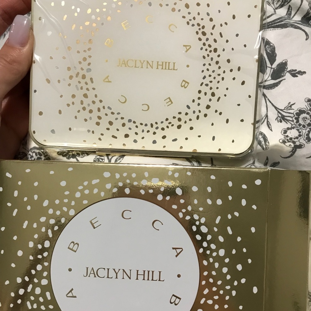 Jaclyn Hill champagne palette