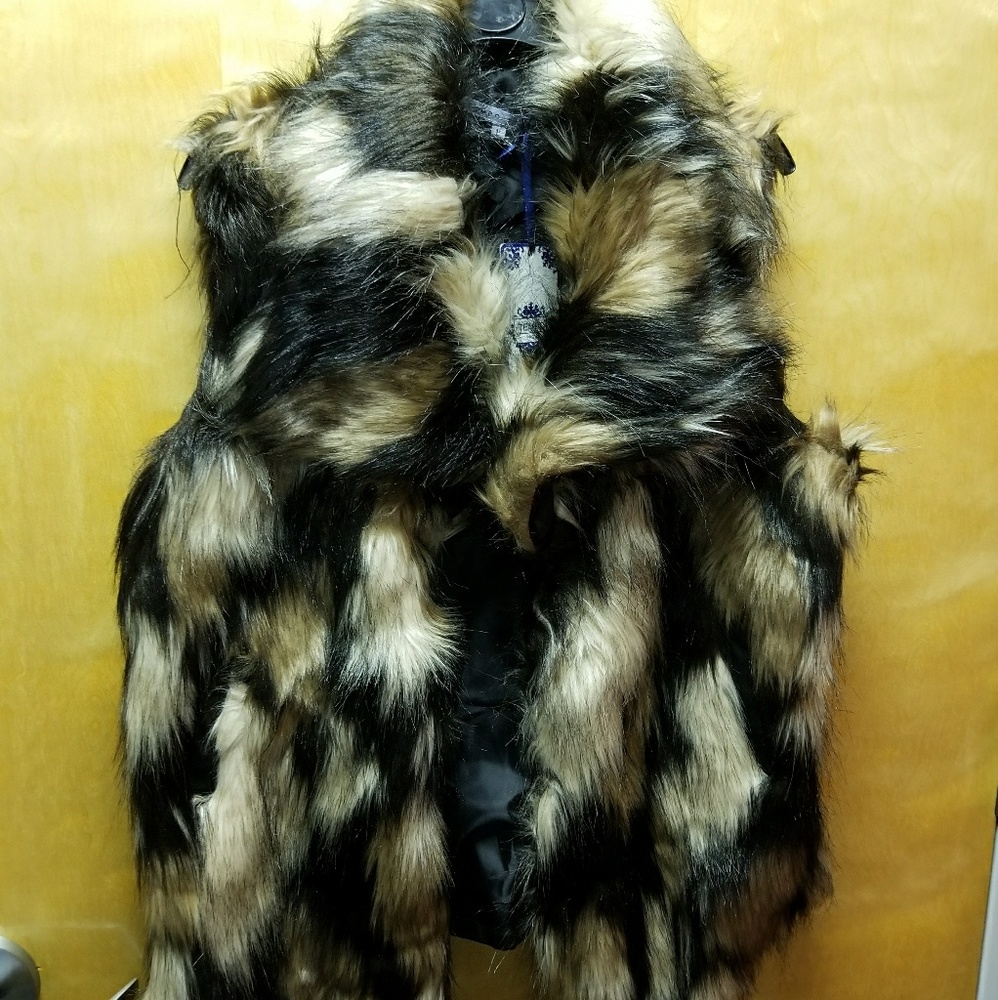 Mixed color faux fur vest