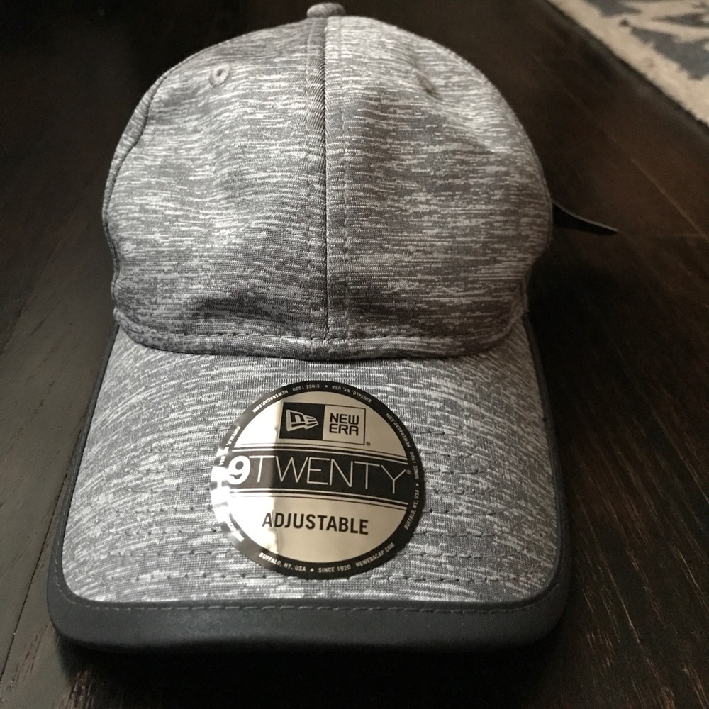 Grey, adjustable New Era Hat