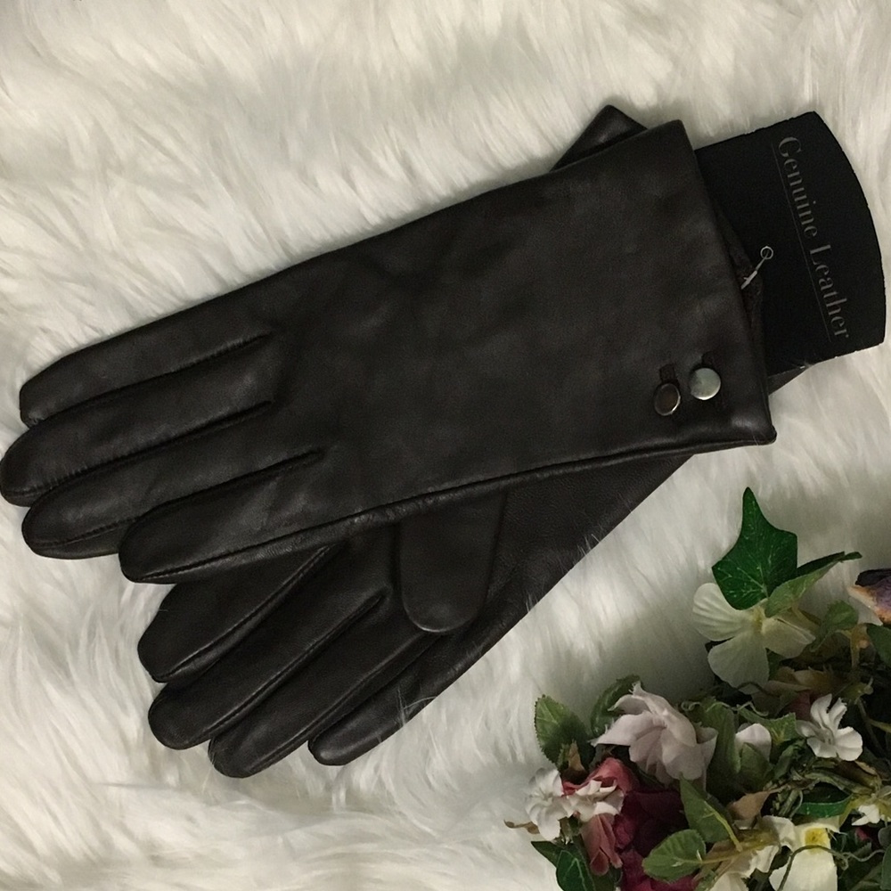 NWT Genuine leather gloves