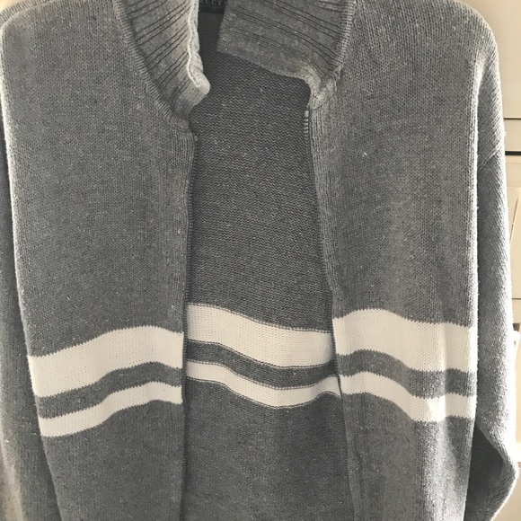 Zip front sweater - Picture 3 of 5