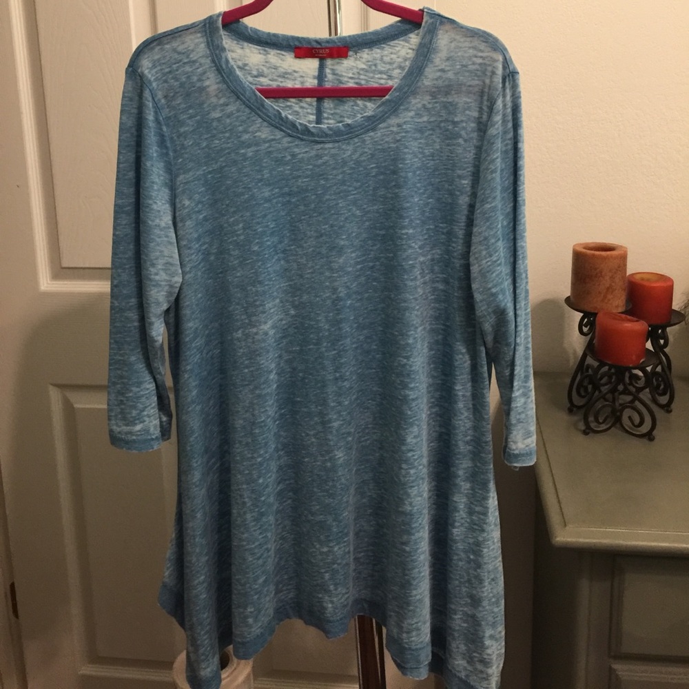 Cyrus Woman Sz 1X 3/4 Sleeve Tunic