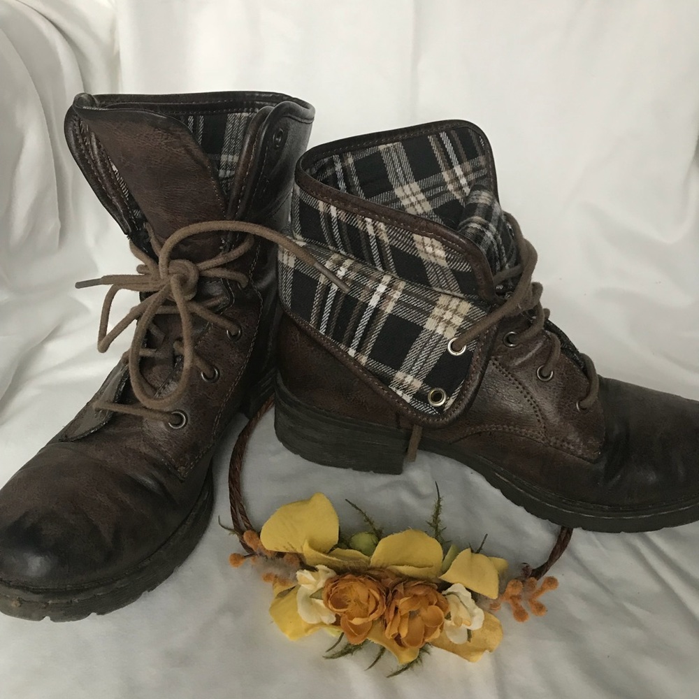 B.O.C. Women's Bristol Lace Up Boot