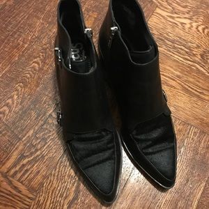 9.5 Sam Edelman Circus Booties