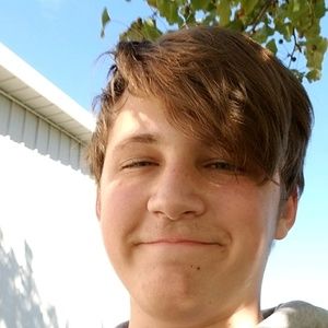 Meet your Posher, Adam