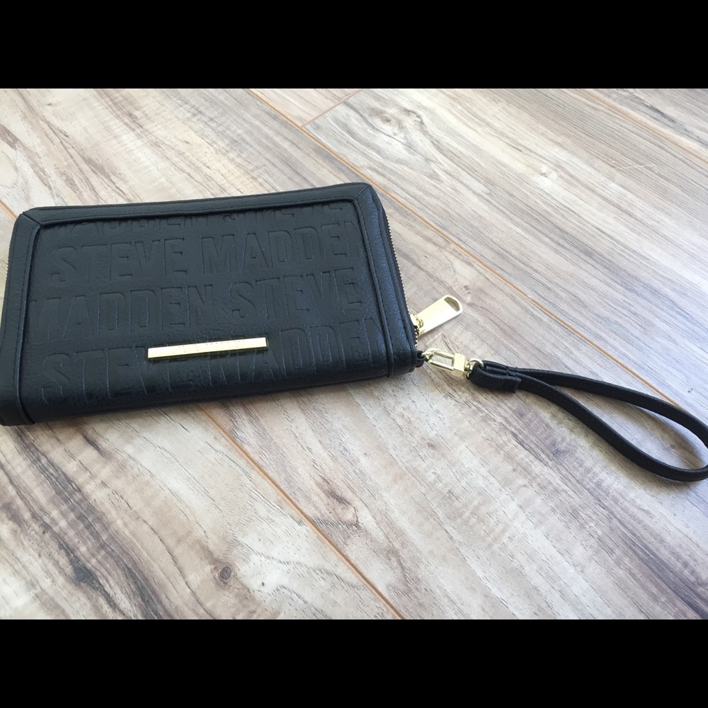 Steve Madden black wallet