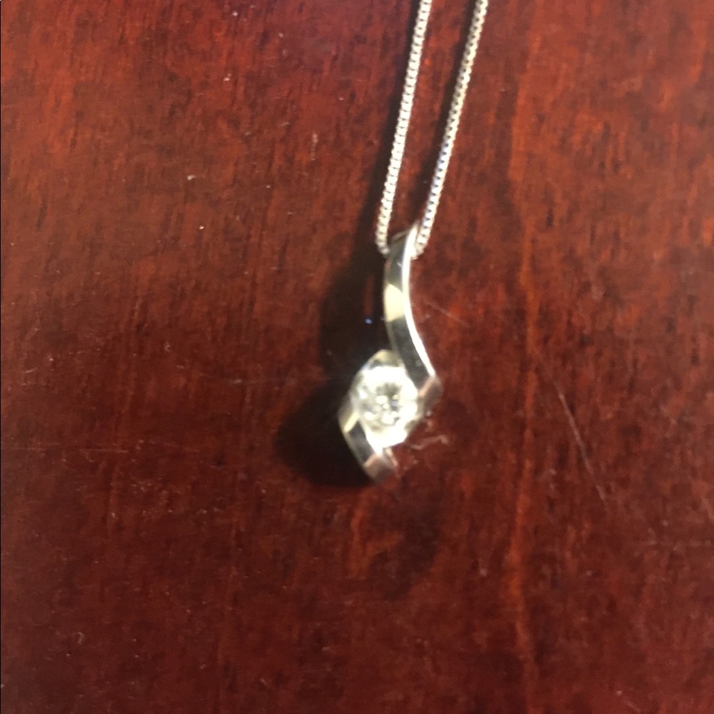 1/4 carat diamond necklace