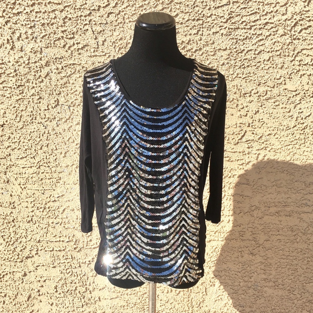 BCBG Relaxed Sequined Top Never Worn 🖤