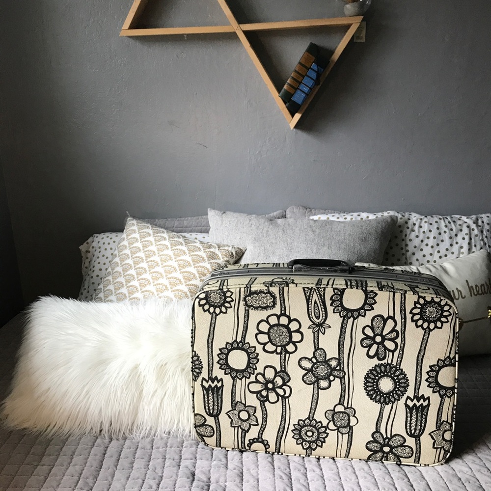 1960s vintage floral samsonite suitcase