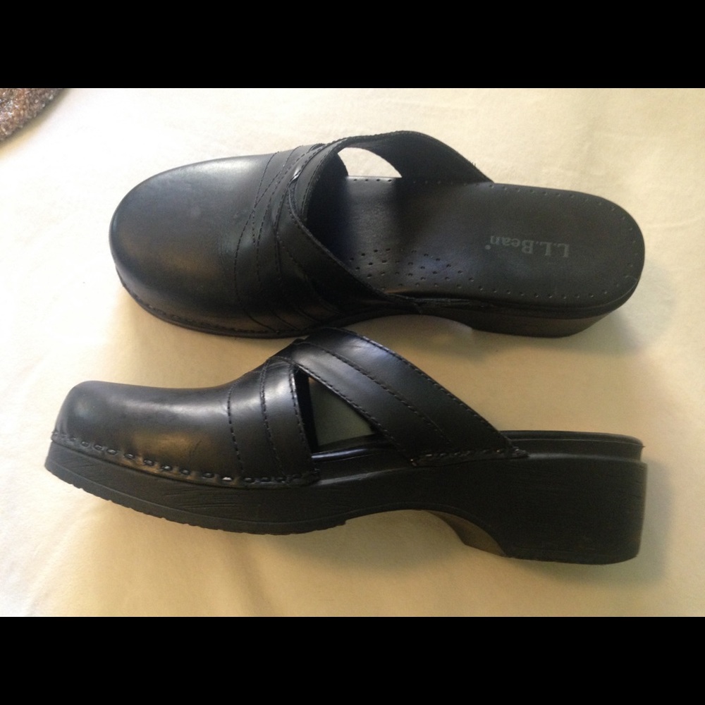 LL Bean Black Leather Clogs