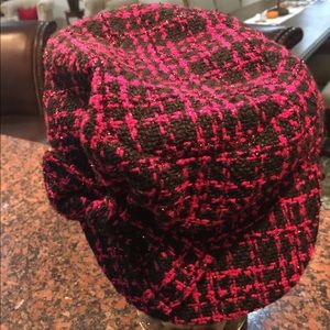Adorable hat with bow NWT
