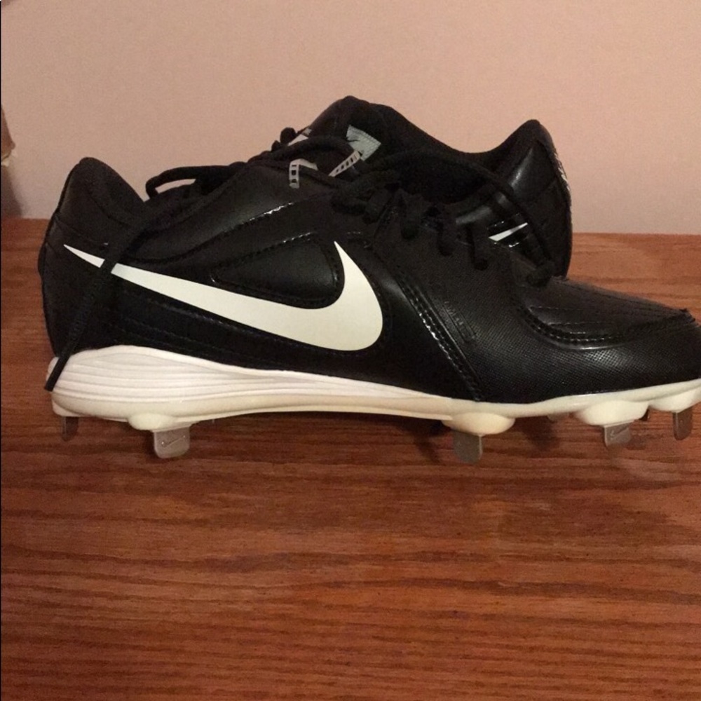 NEW Nike women’s metal cleats!
