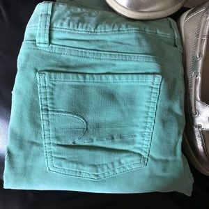 American eagle outfitters jegging size 6.