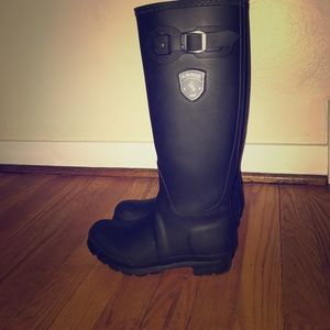 Black rain boots Kamik