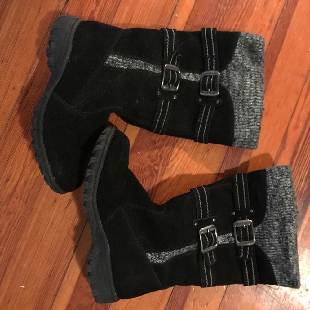 Fashionable snow boots