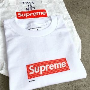 This is not supreme - Grid t-shirt