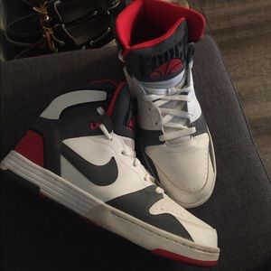 Men’s 11.5 Nike Mach Force Shoes