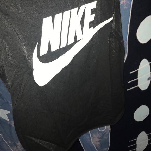 Cut mike running top. Never worn tank. - Picture 3 of 3