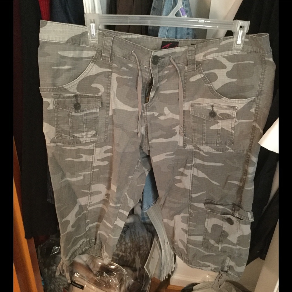 Torrid capris