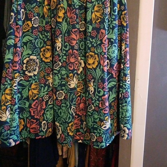 Lula Roe - Picture 2 of 2