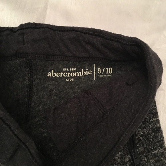 **SOLD**Abercrombie Kids jogger set - Picture 8 of 8