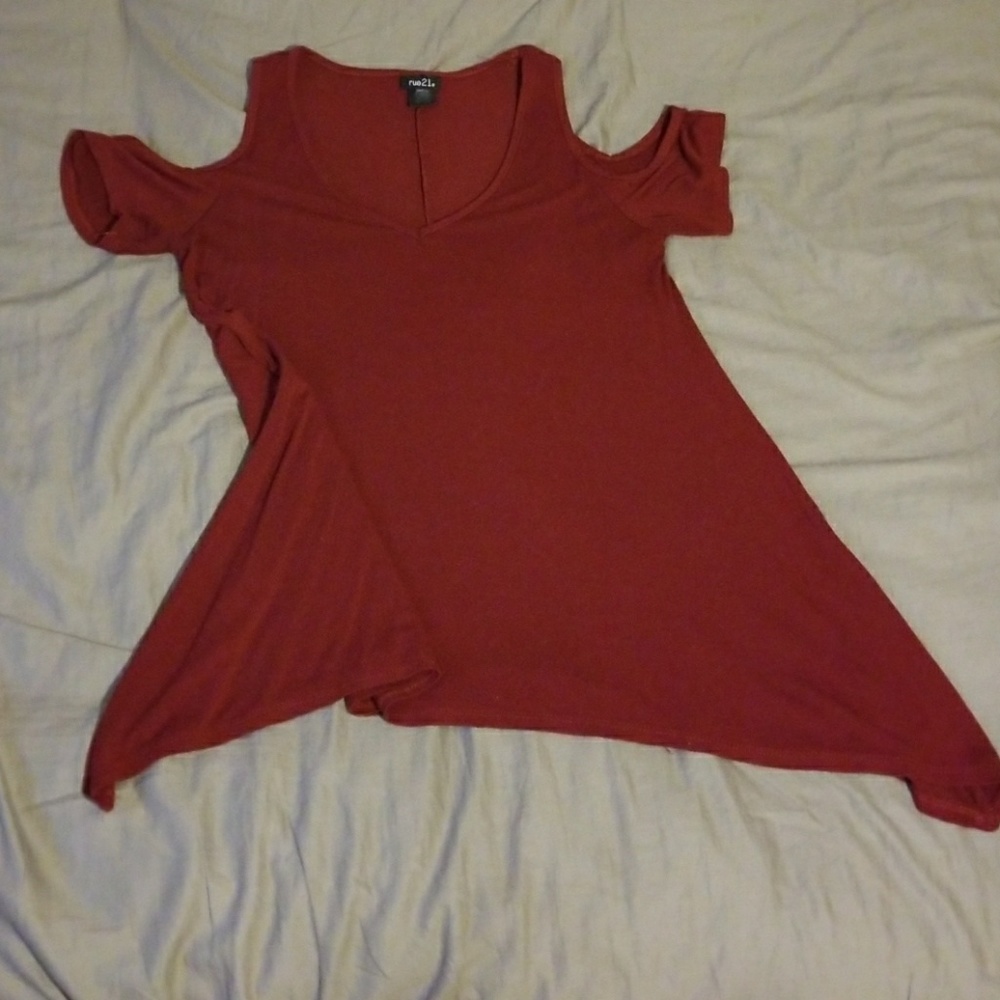 Cold shoulder top