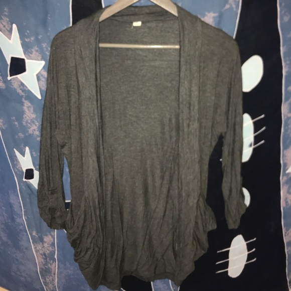 soft grey cardigan with cropped sleeves. - Picture 1 of 3