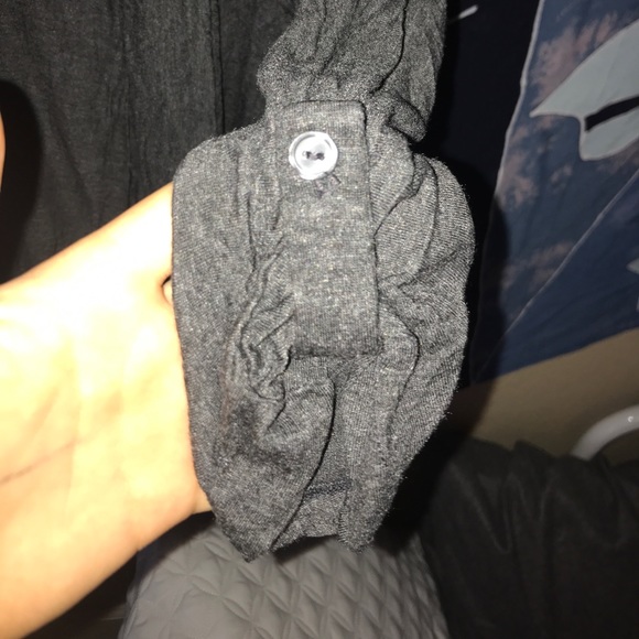 soft grey cardigan with cropped sleeves. - Picture 2 of 3