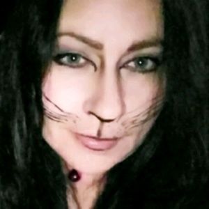 Meet your Posher, Brenda