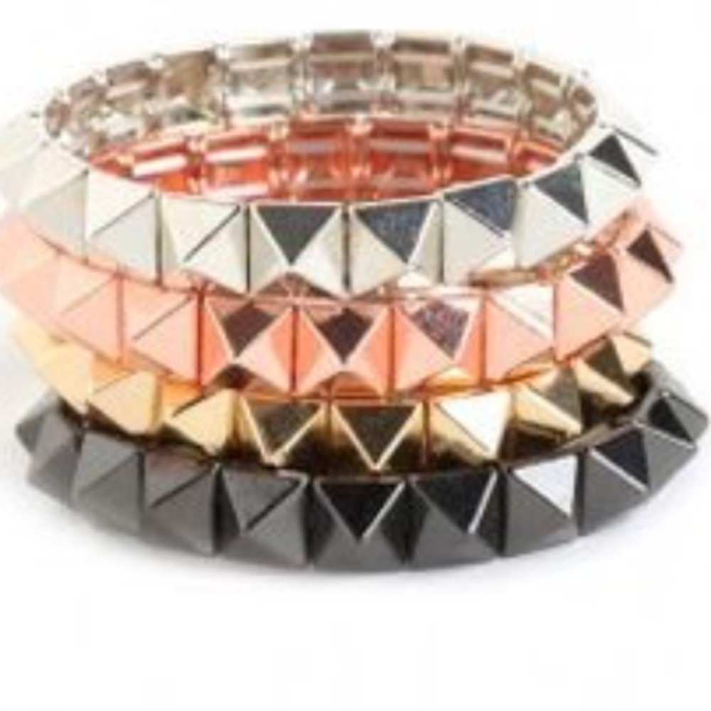 Cara NY Couture pyramid stretch bracelet