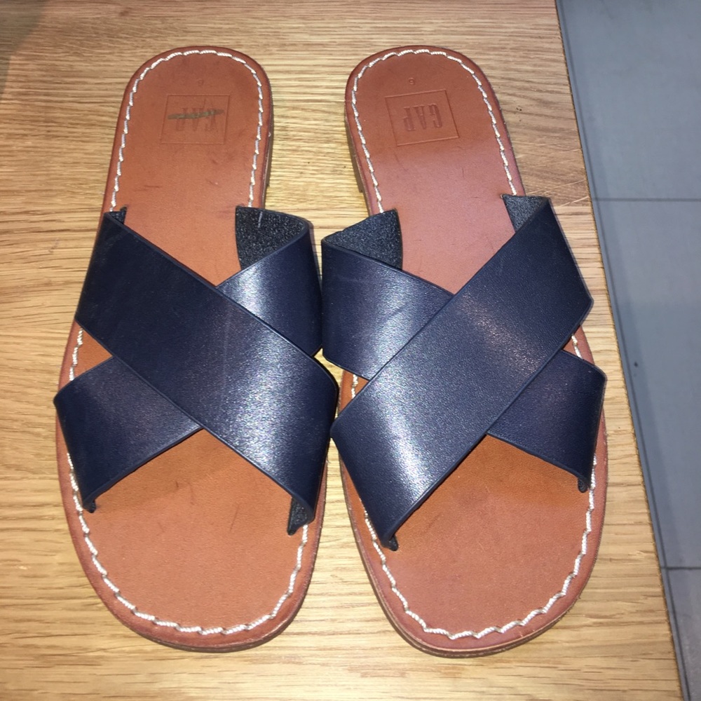 Gap navy sandal