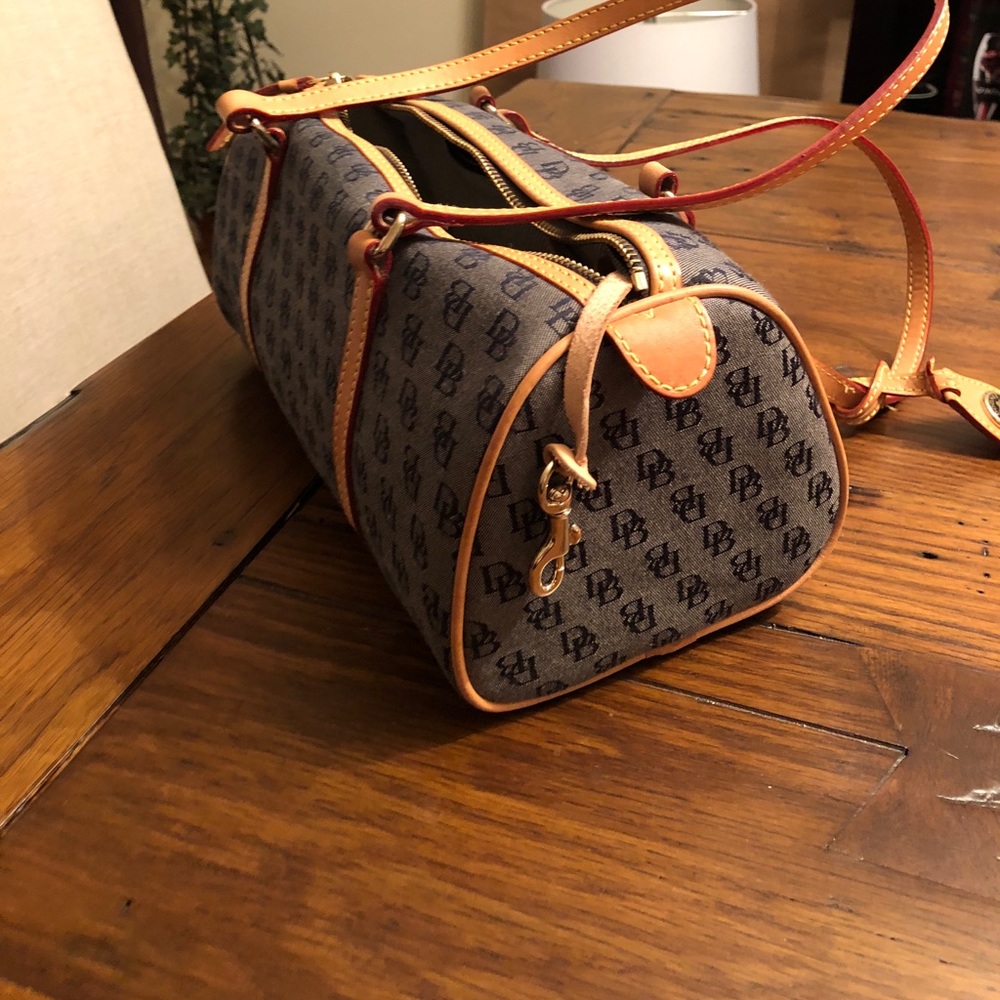 Dooney & Bourke purse