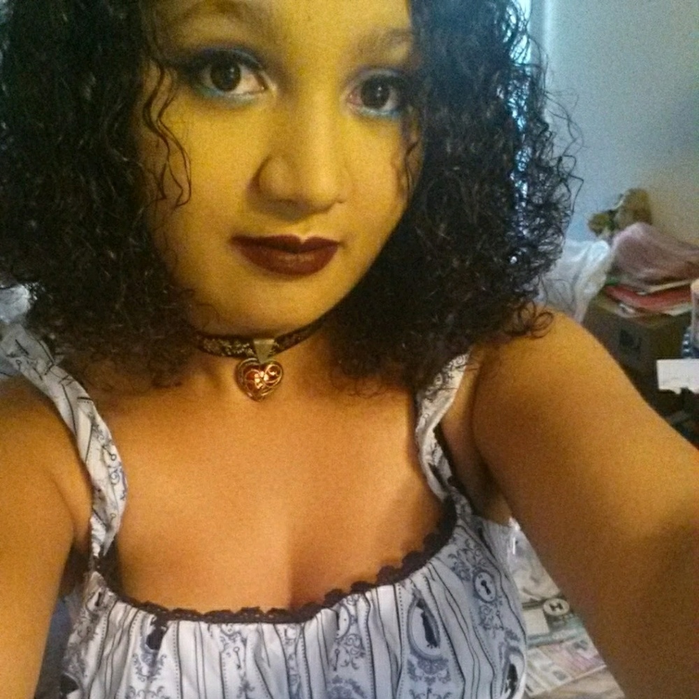 Meet your Posher, Denessa