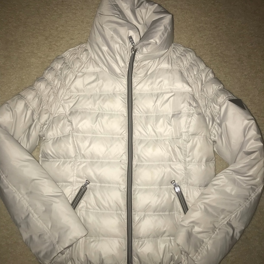 Fashionable Guess Jacket