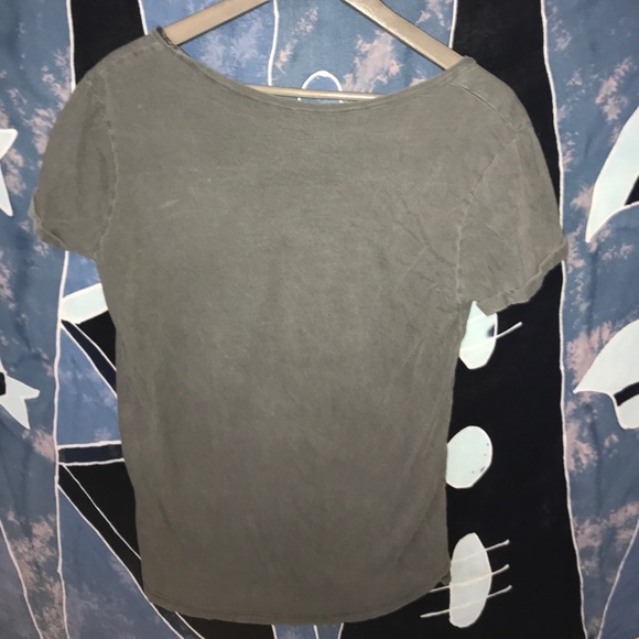 tillys grey RVCA brand shirt. - Picture 4 of 4