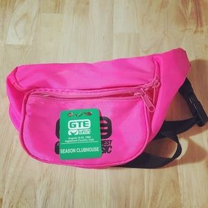Neon pink fanny pack