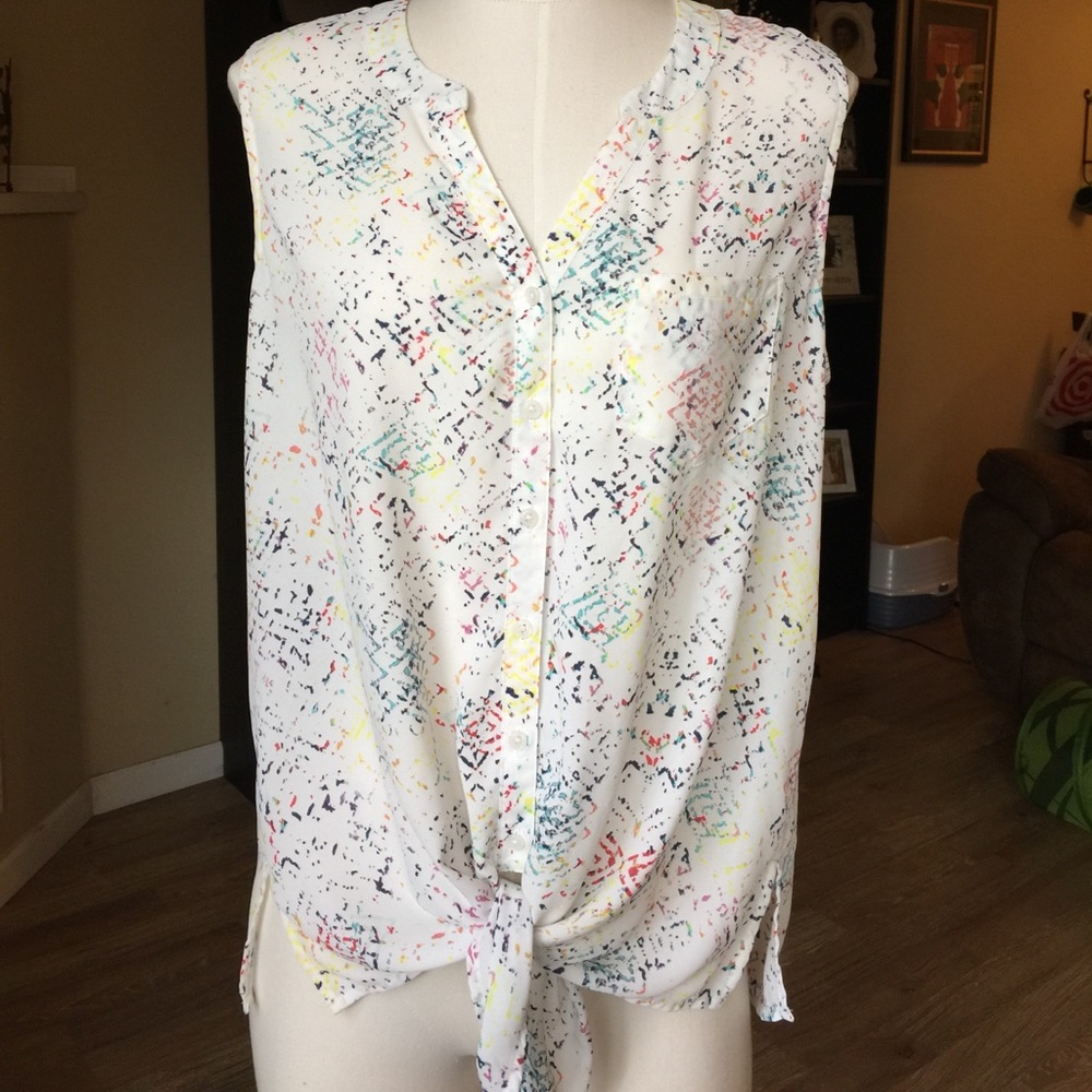 Super cute & colorful tie at waist blouse!