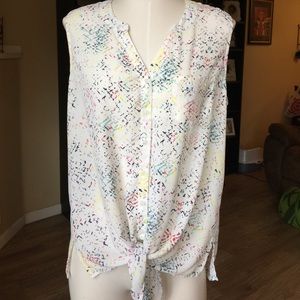 Super cute & colorful tie at waist blouse!