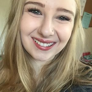 Meet your Posher, Olivia