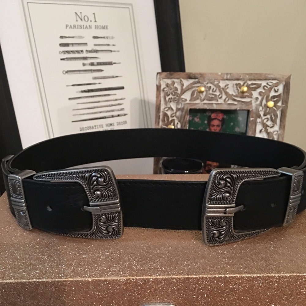 Black double buckle belt