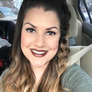 Meet your Posher, Leah