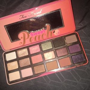 Too faced sweet peach pallet