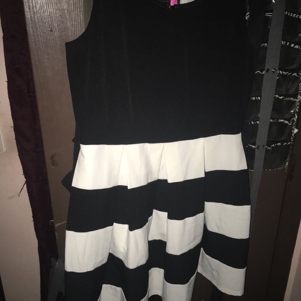 Plus size Tianna B black and white dress