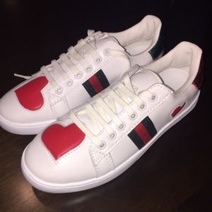 New heart embroided fashion gucci sneakers