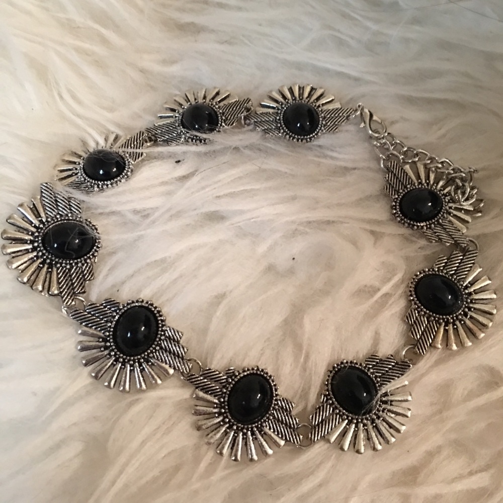 Silver and black pendant choker