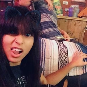 Meet your Posher, Raquel