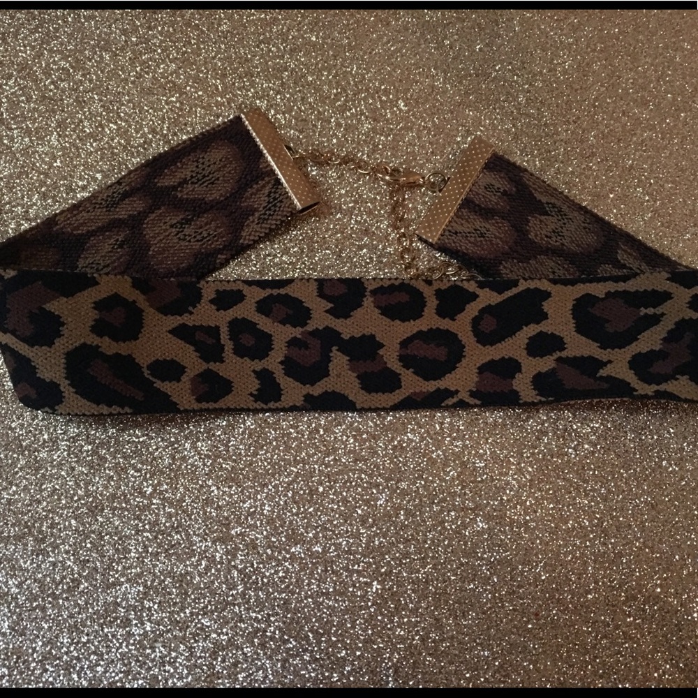 Leopard choker
