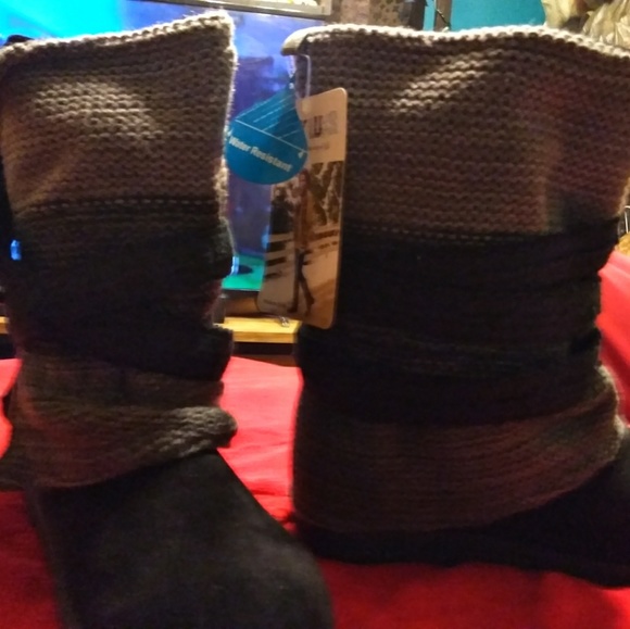 MUKLUK BLACK OMBRE SZ9 Brand new in plastic - Picture 4 of 4