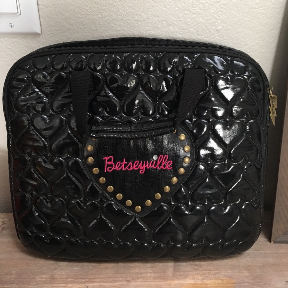 Betseyville Black Laptop Bag
