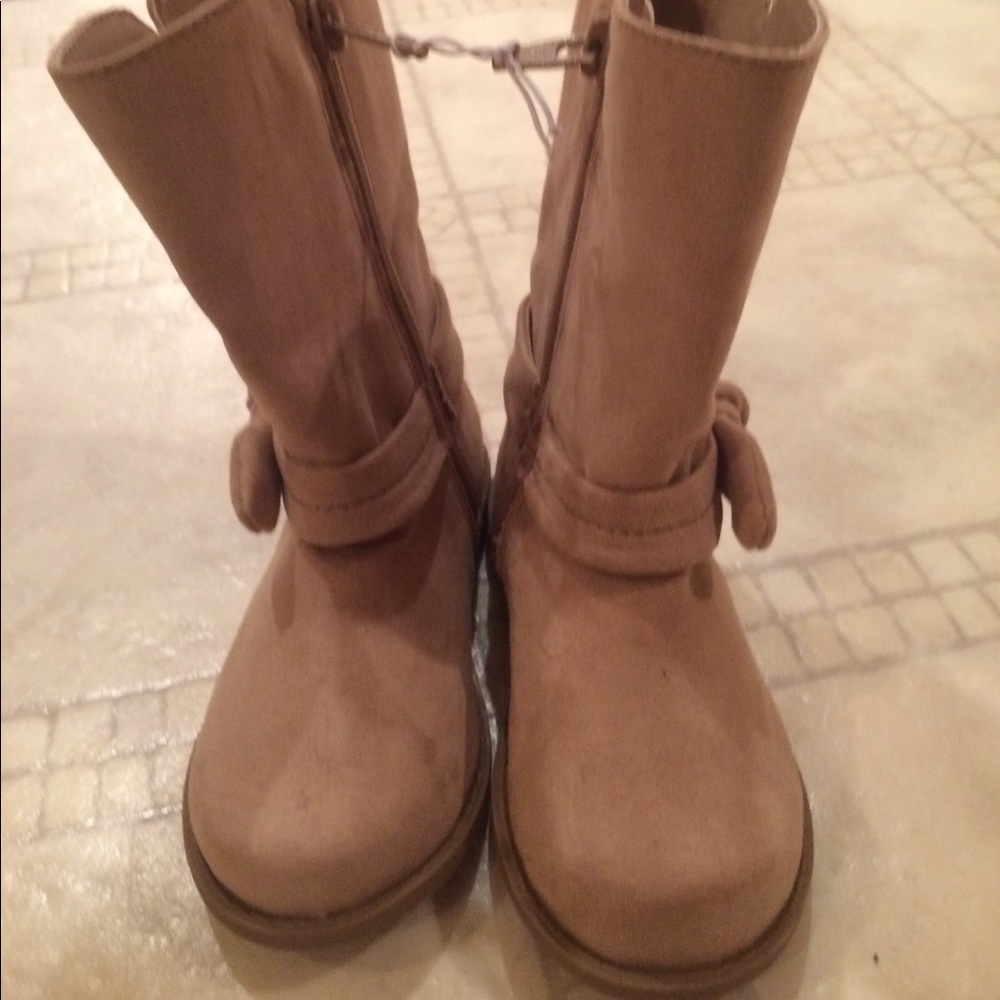 Toddler boots old navy size 7